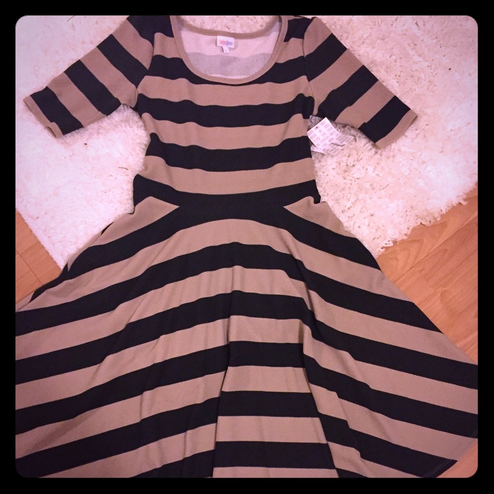 BNWT Lularoe nicole size Large.