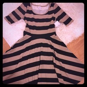 BNWT Lularoe nicole size Large.