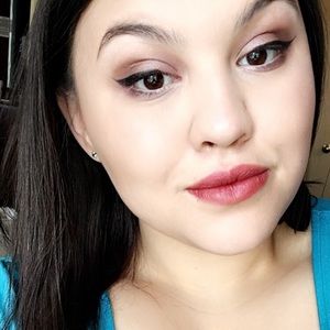 Meet your Posher, Juliana