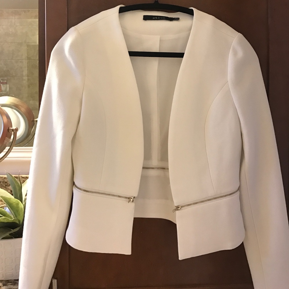 🐚WHITE BLAZER