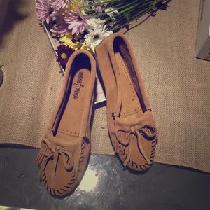 Brand new Minnetonka moccasins