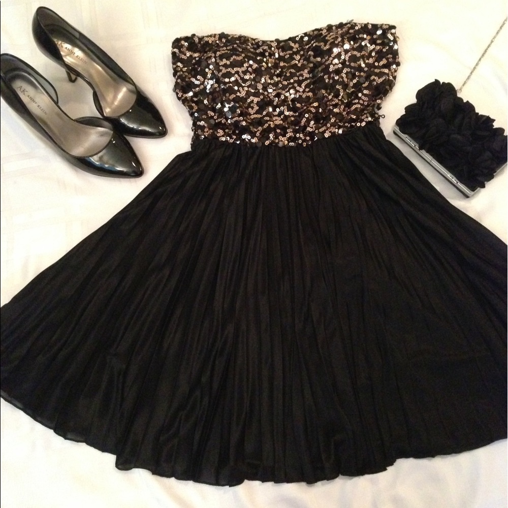 Black and gold sequin strapless dress