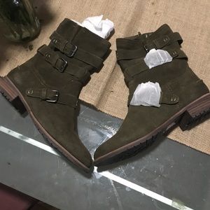 Brand new dolce vita olive suede boots