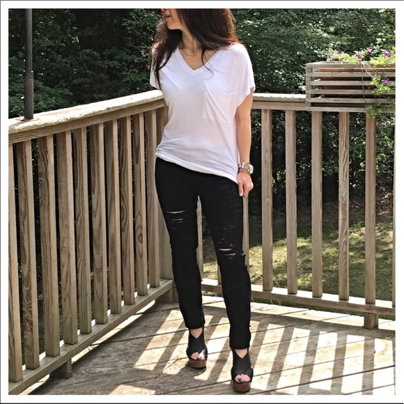 ✨LAST ONES CLEARANCE✨Black shredded jeans - Picture 5 of 5