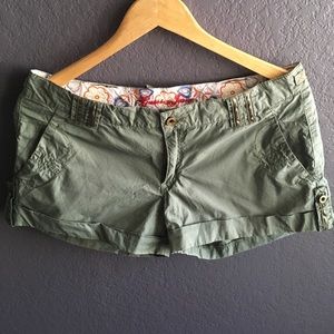 Guess shorts Army green