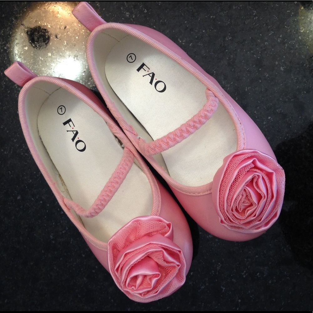 ❤️NEW without tags. Pink Toddlers Dressy Shoes❤️