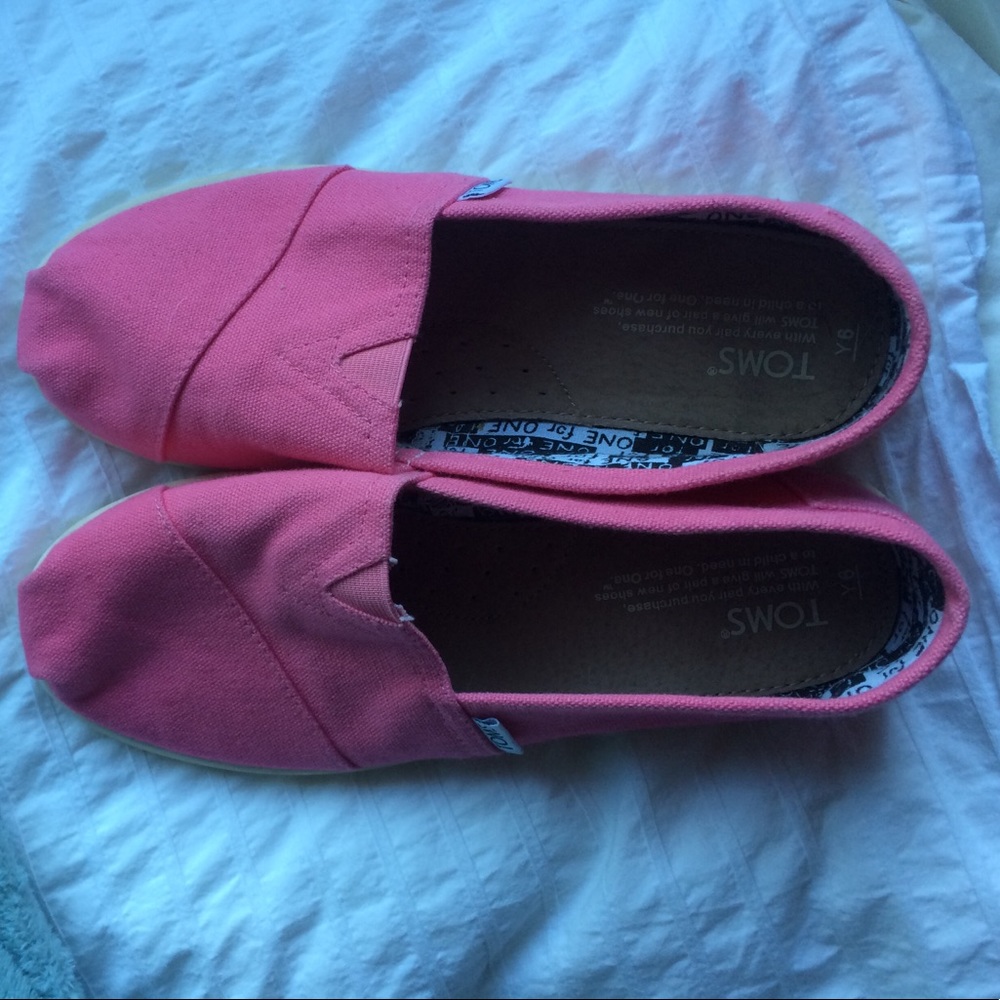 Pink Toms NWOT