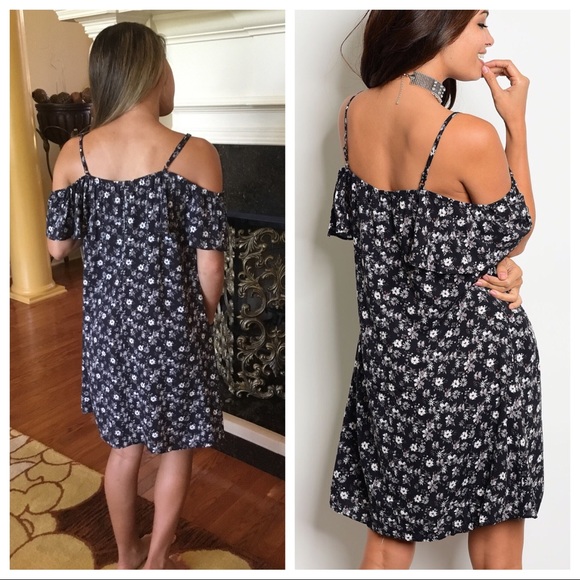 🔴CLEARANCE ITEM🔴-Black Floral Dress - Picture 2 of 4