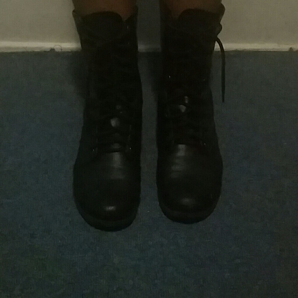 Combat boots