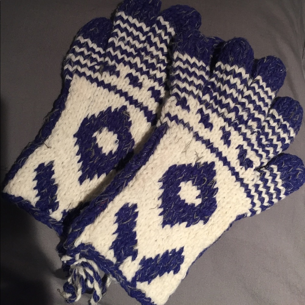 NEW knit gloves never worn