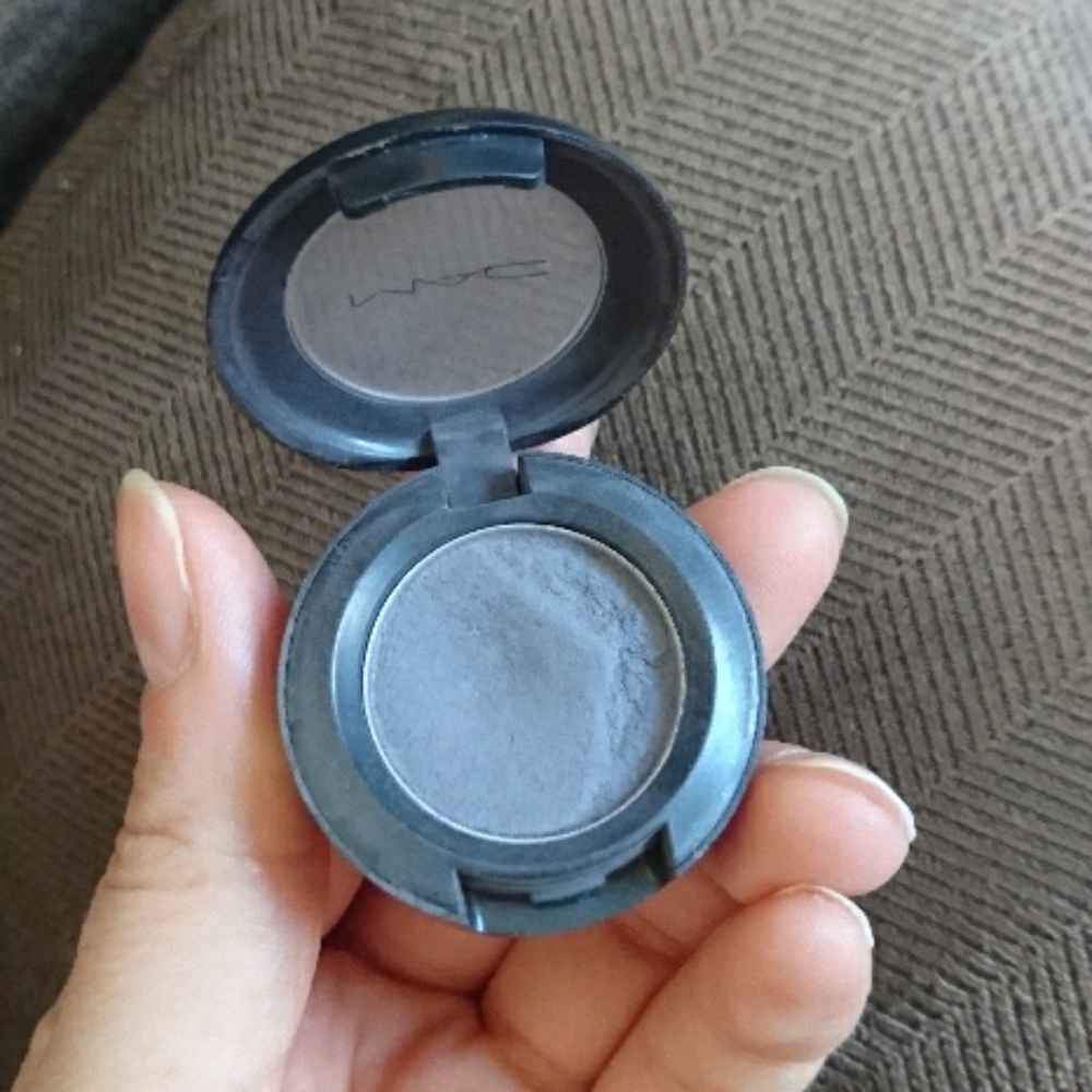 Mac Scene eyeshadow