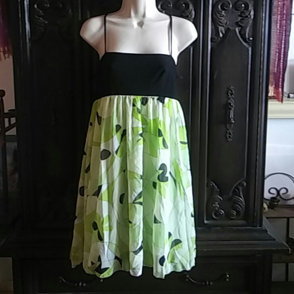 Green summer top Medium