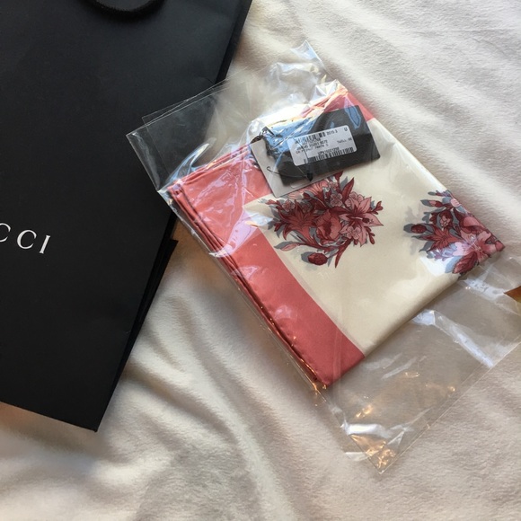 Gucci Scarf - Picture 3 of 6