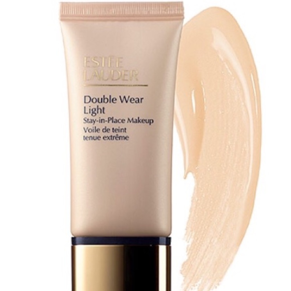 Estée Lauder Double Wear Light Foundation