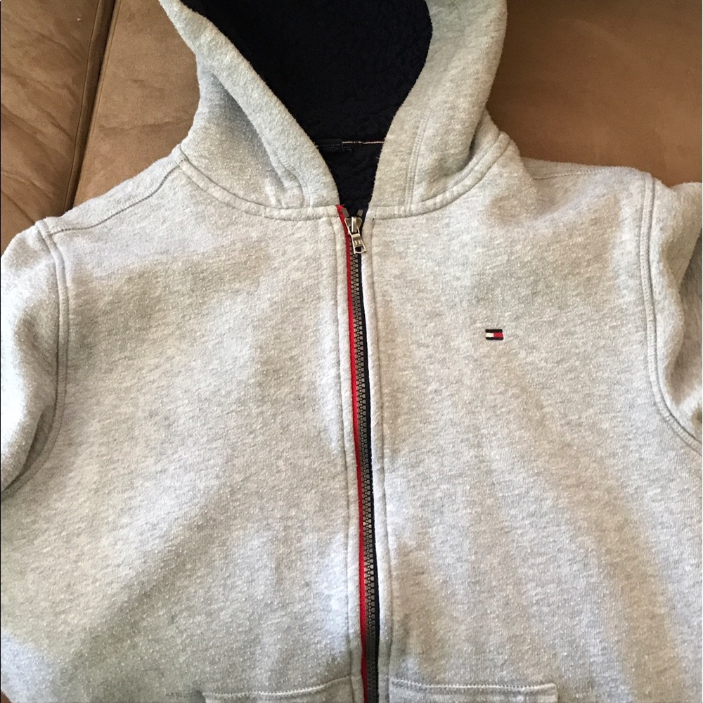 Tommy sweater