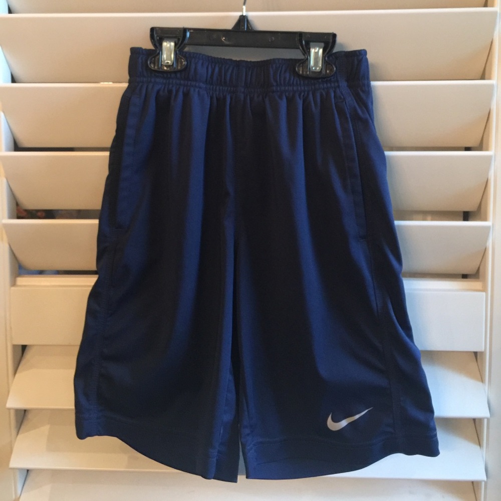 Nike boys Dri-fit shorts size small