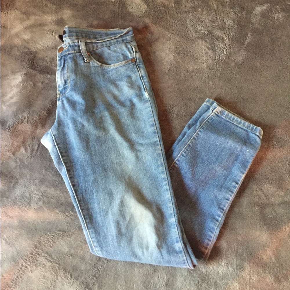 Forever 21 Light Wash Skinny Jeans