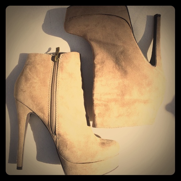 Chinese Laundry booties - Picture 1 of 3