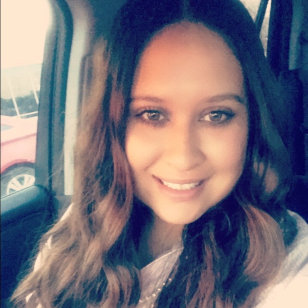 Meet your Posher, Ivett