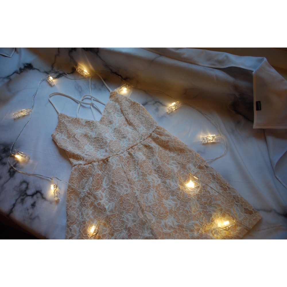 BNWT FLORAL LACE ROMPER