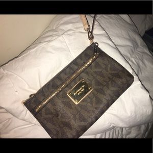 Michael kors large wristlet