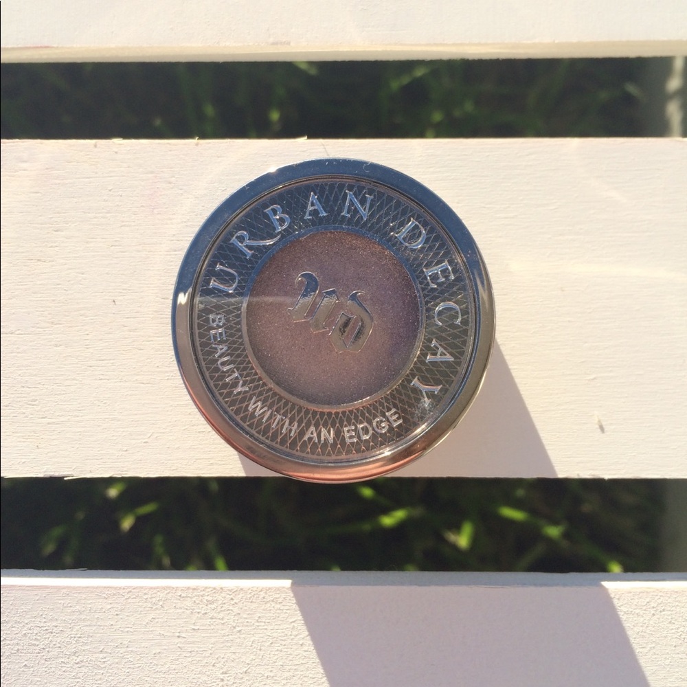 Urban Decay Sin Eyeshadow *SWATCHED* no box