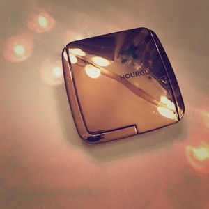 Hourglass Ambient Lighting Blush