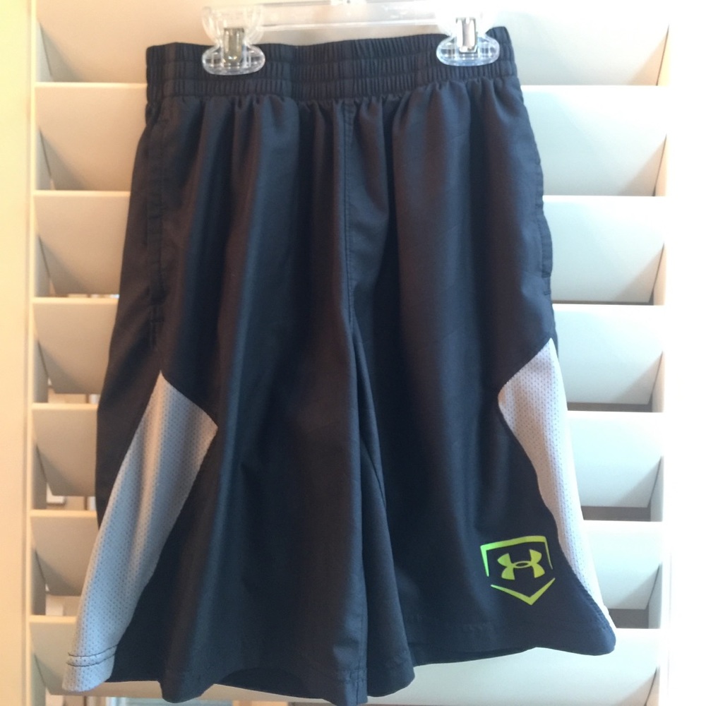 Under Armour boys tennis style shorts.