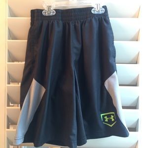 Under Armour boys tennis style shorts.
