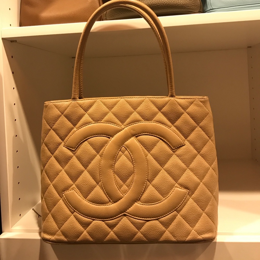 Chanel Caviar Leather CC tote authentic