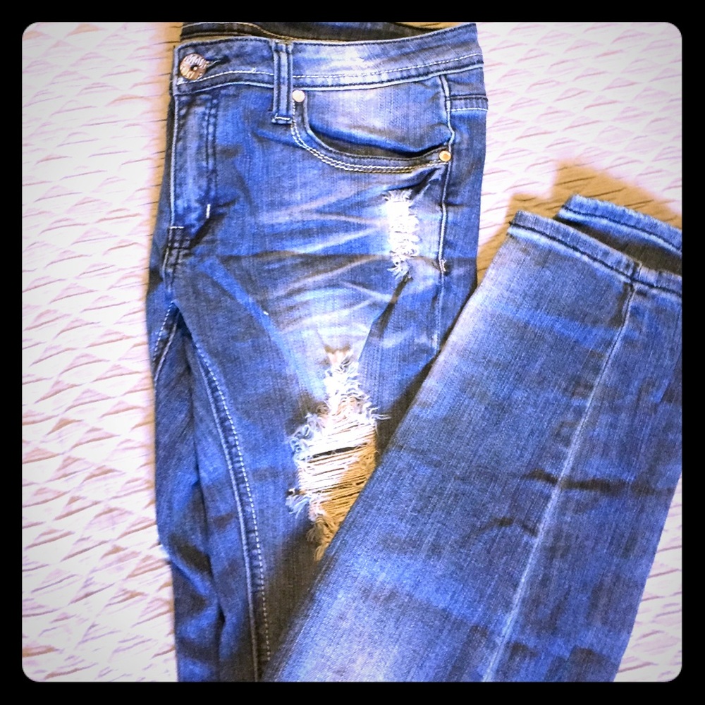 Ultra Distressed Jeans
