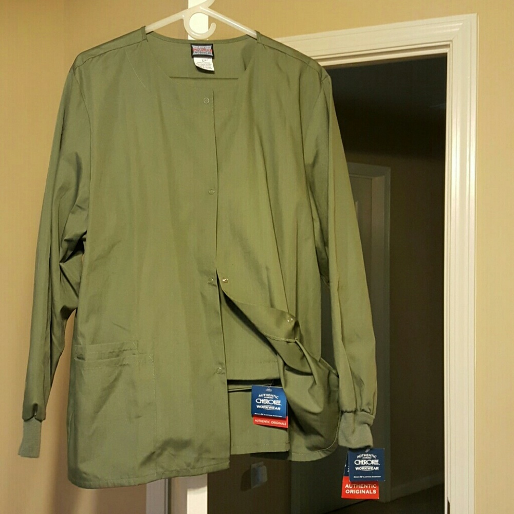 NWT OLIVE GREEN SCRUB SET!