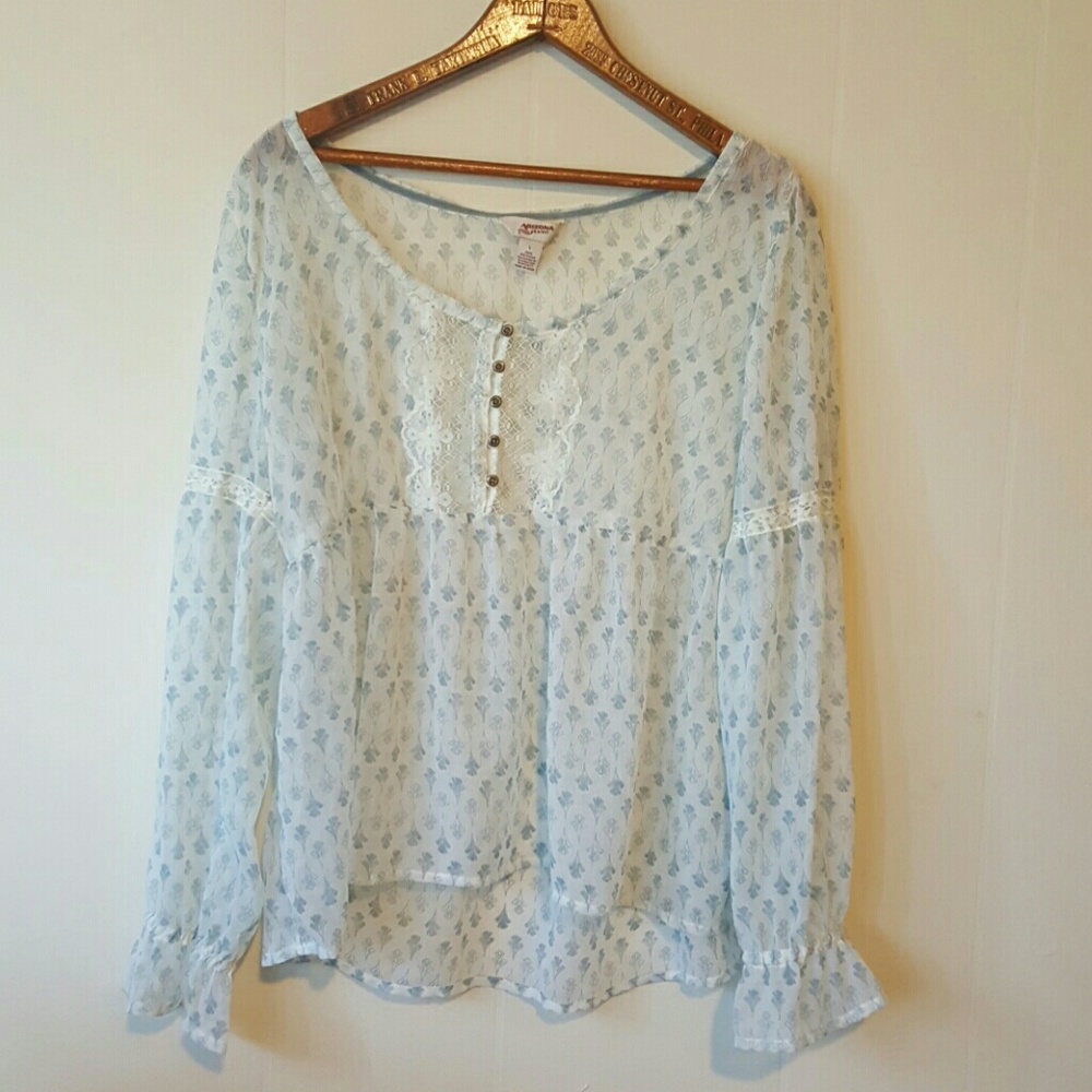 NWOT Printed boho blouse.