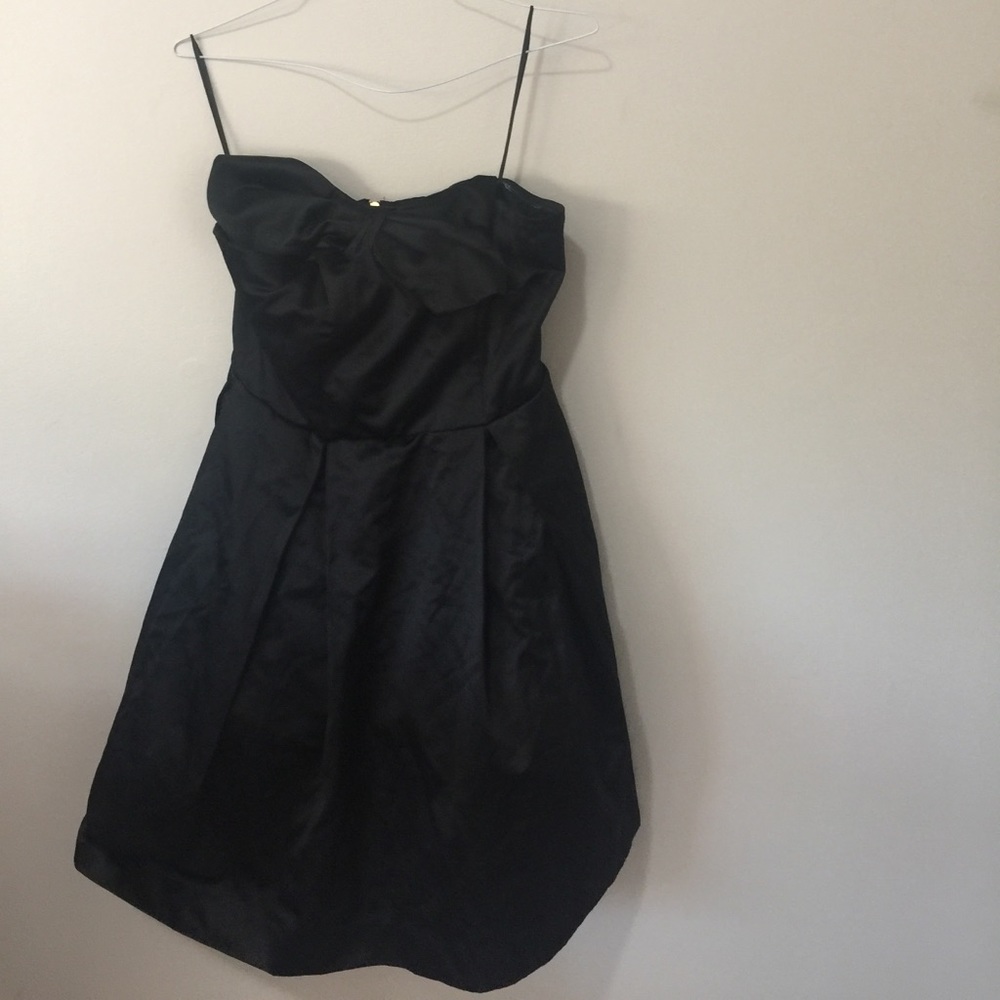 Kate young-Strapless black semi-poofy dress
