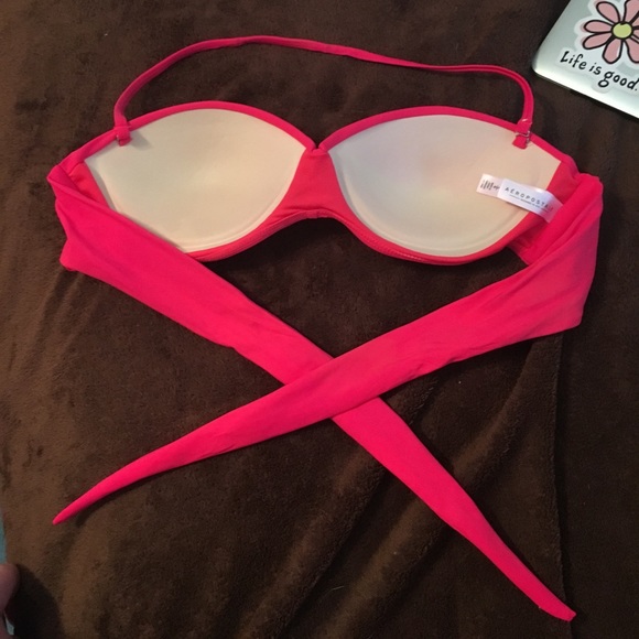 hot pink bathing suits top with removable strap - Picture 2 of 3
