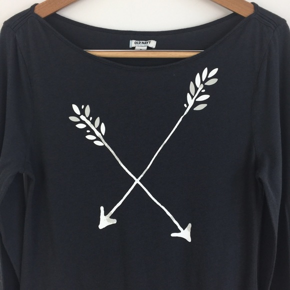 Long Sleeve Arrow Graphic Tee - Picture 3 of 6