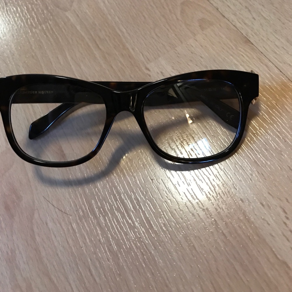 Alexander McQueen glasses