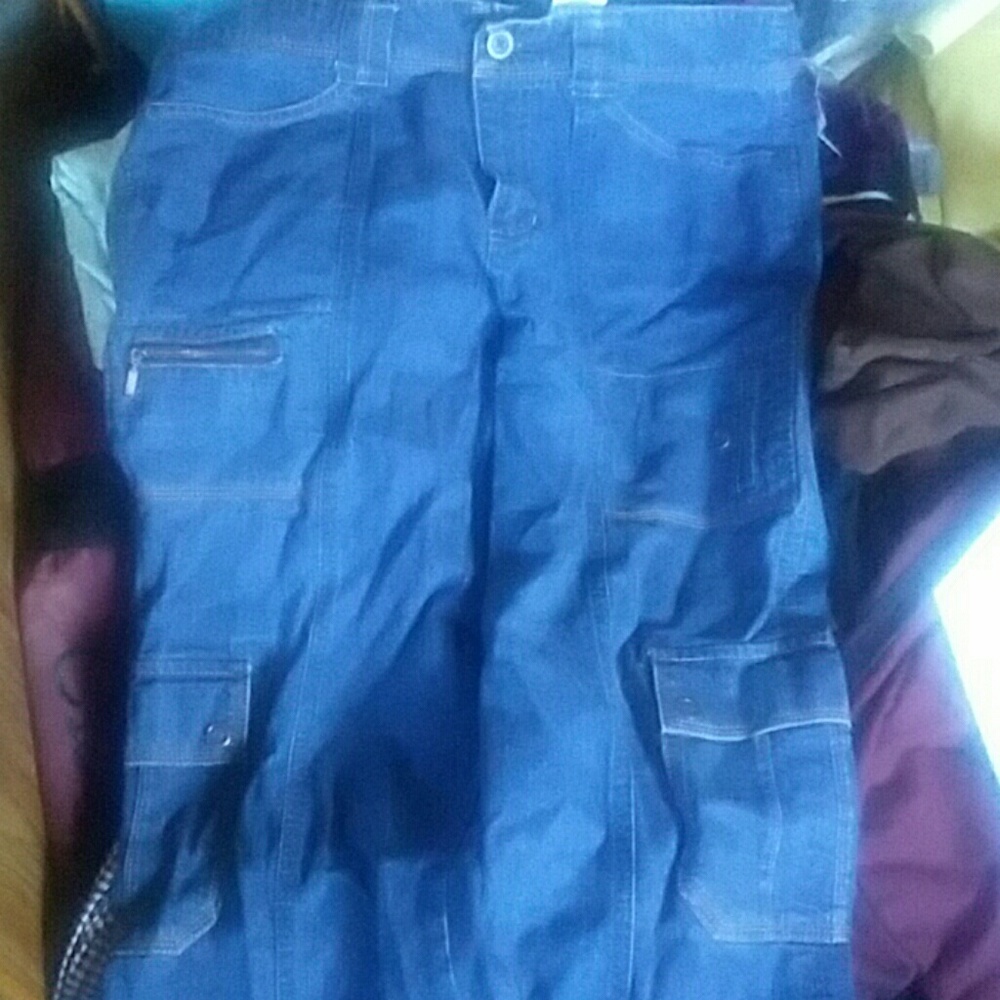 Blue jean cargo capris