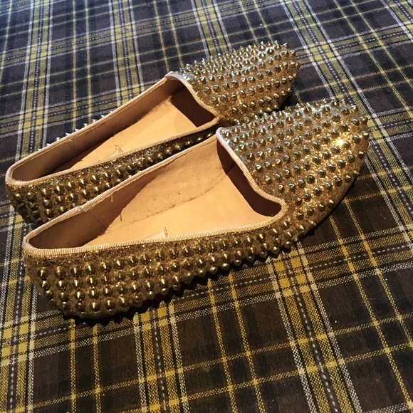 Steve Maddan gold spikey slip on shoes - Picture 2 of 3