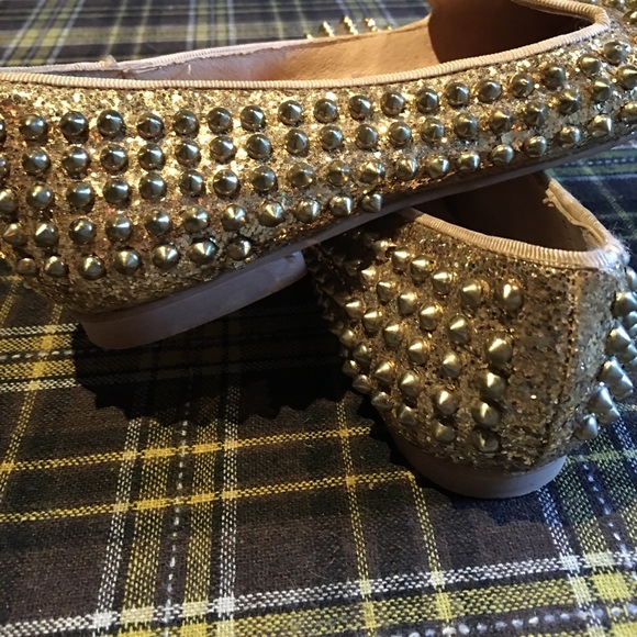 Steve Maddan gold spikey slip on shoes - Picture 3 of 3