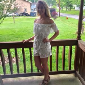 Meet your Posher, Adriana