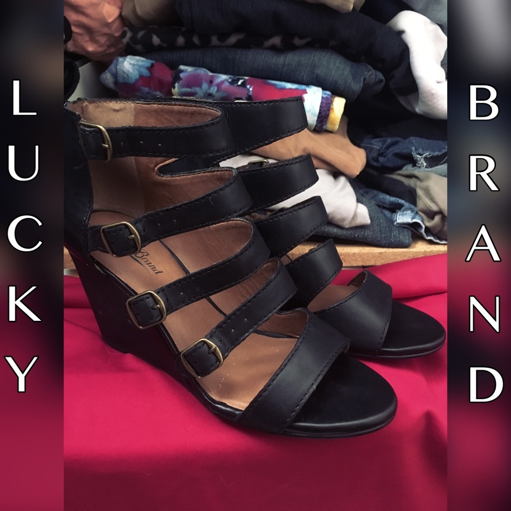 Lucky Brand Strappy Buckle Wedges | Good Condition
