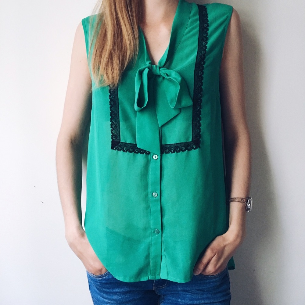 Green summer blouse. Great for office wear.