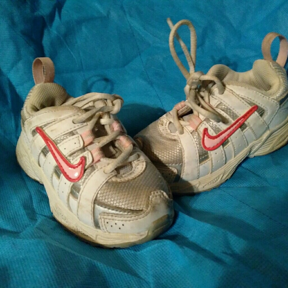 Girls nike size 5c