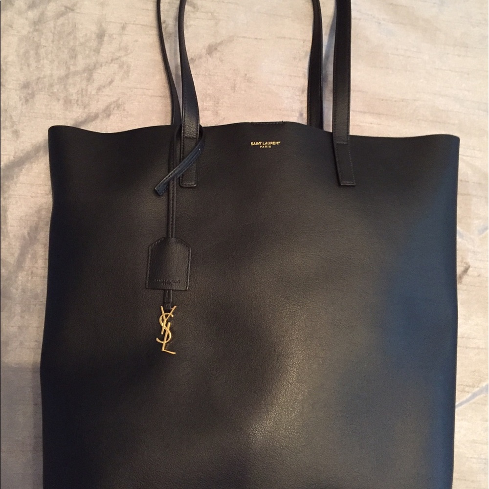 Yves Saint Laurent medium tote bag in Black