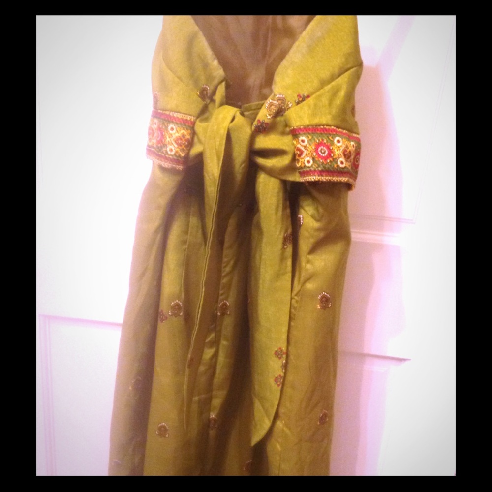 Green ethnic-inspired maxi dress, 5/6