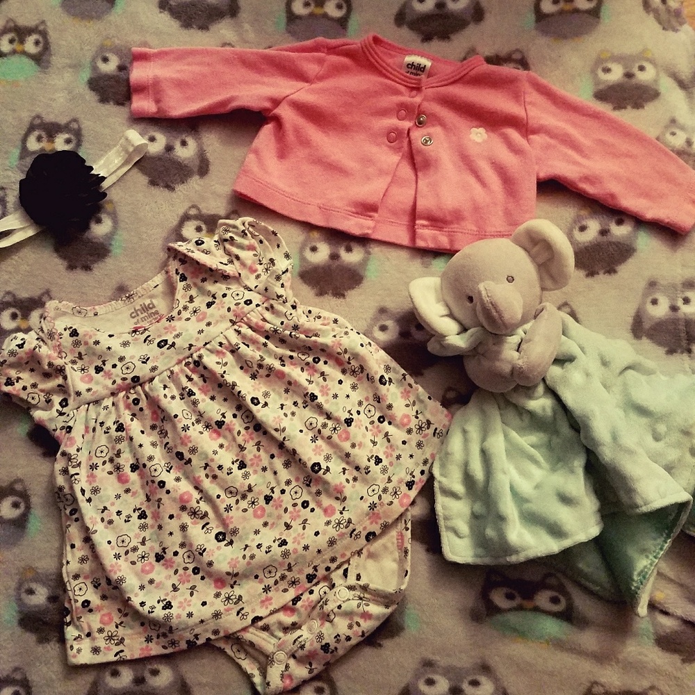 Adorable 3 piece baby pink floral outfit