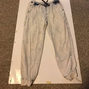 Hollister joggers