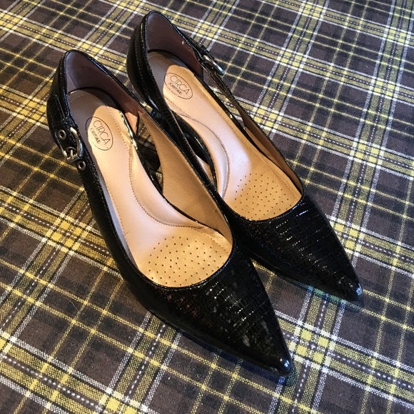 Circa Joan & David black pumps - Picture 1 of 3