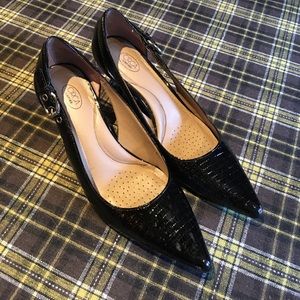 Circa Joan & David black pumps